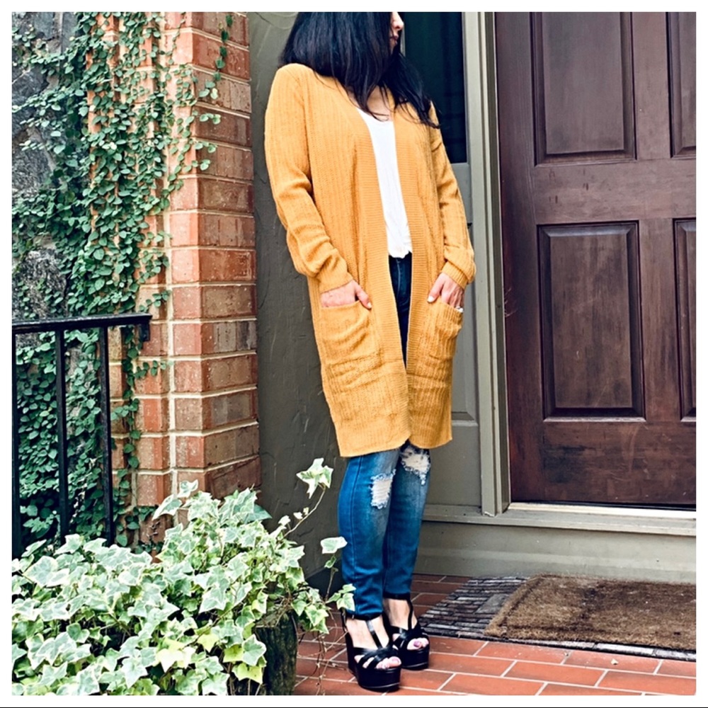 ✨LAST ONE✨Mustard chic knit side pockets Cardigan - Picture 4 of 8